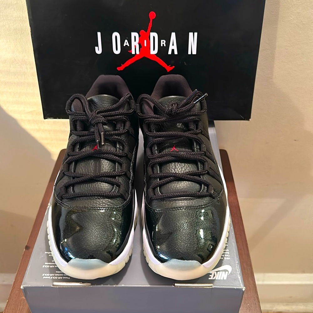 Air jordan 11. Retro (Low) 72-10